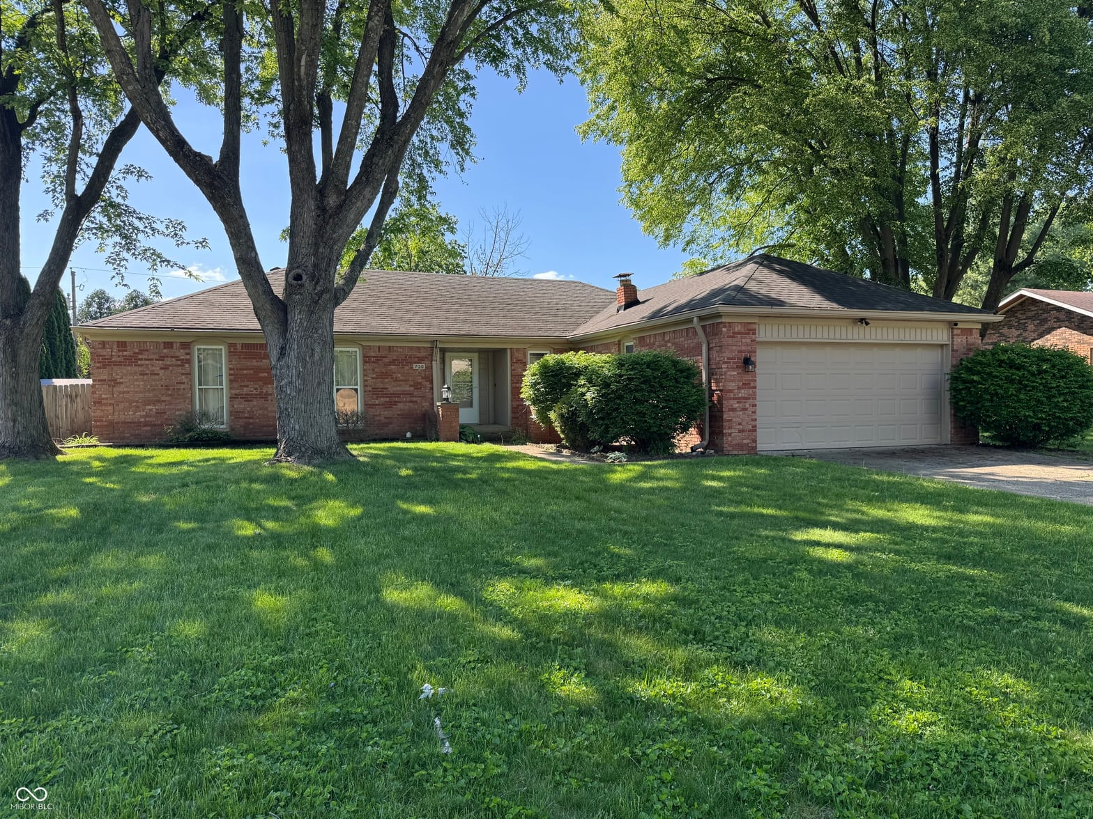 Photo of 730 Colonial Way, Greenwood, IN
