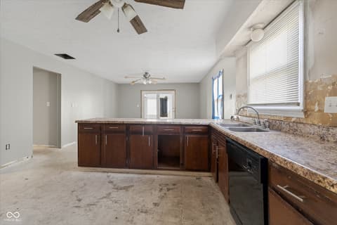 Photo of 730 Colonial Way, Greenwood, IN