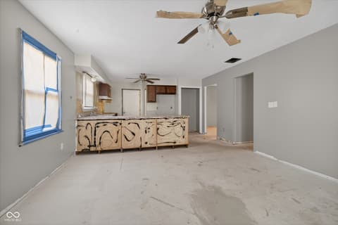 Photo of 730 Colonial Way, Greenwood, IN