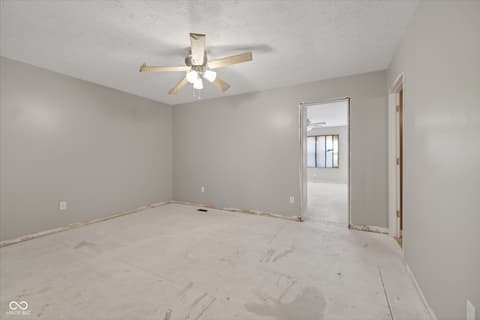 Photo of 730 Colonial Way, Greenwood, IN