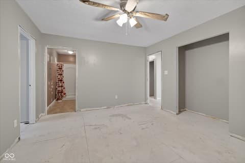 Photo of 730 Colonial Way, Greenwood, IN