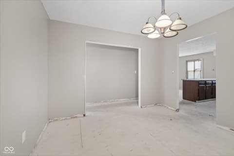 Photo of 730 Colonial Way, Greenwood, IN