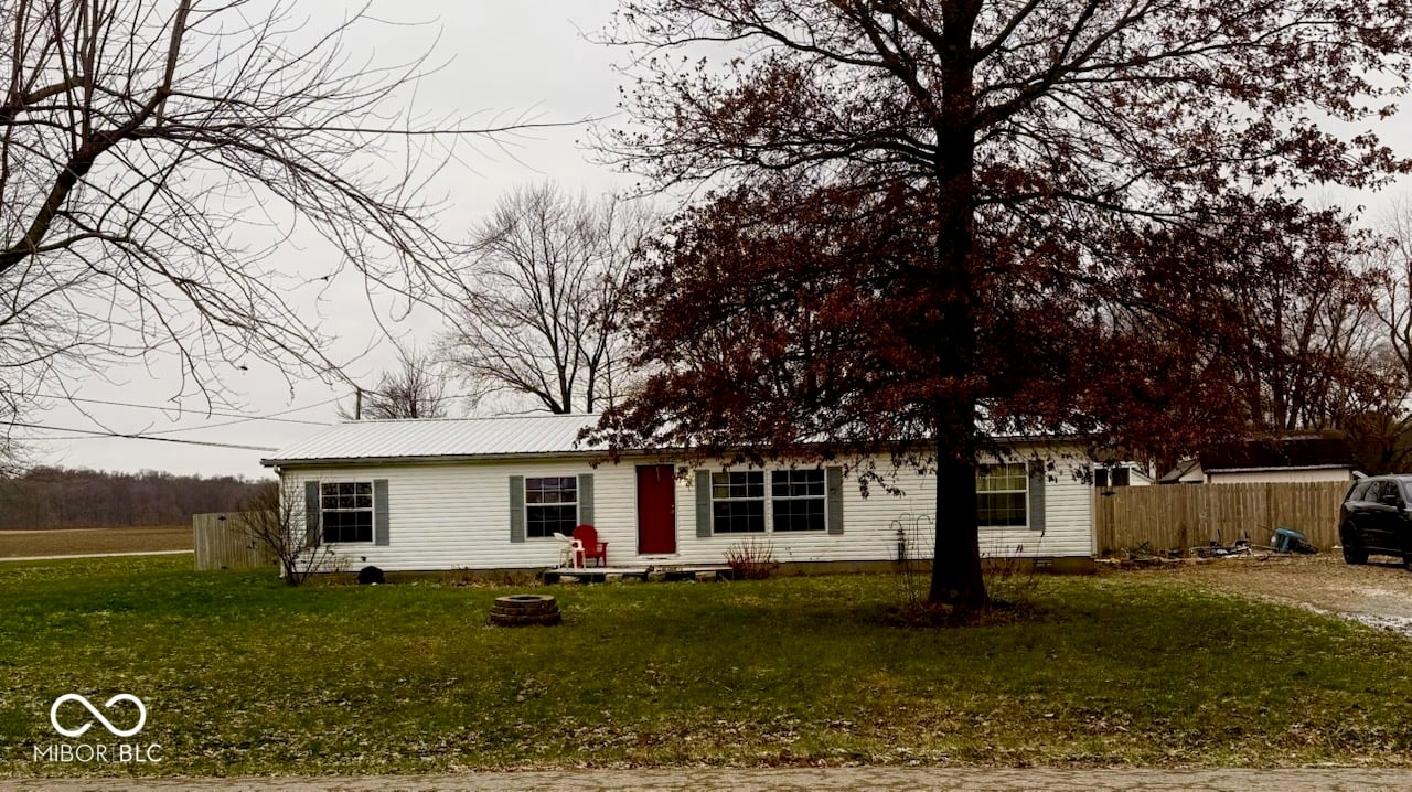 Photo of 10937 N 250 E, Morristown, IN