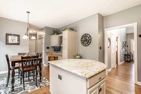 Photo of 2119 Scarlet Oak Drive, Avon, IN