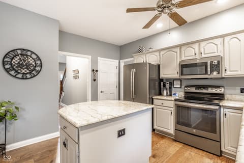 Photo of 2119 Scarlet Oak Drive, Avon, IN