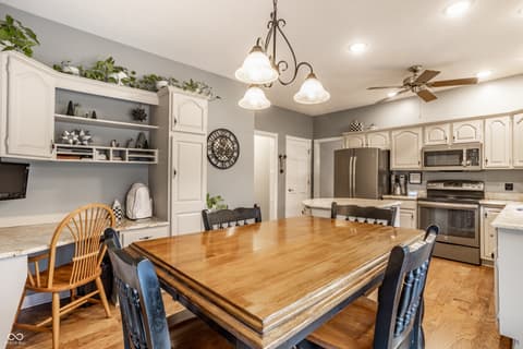 Photo of 2119 Scarlet Oak Drive, Avon, IN