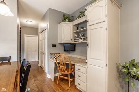 Photo of 2119 Scarlet Oak Drive, Avon, IN