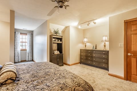 Photo of 2119 Scarlet Oak Drive, Avon, IN