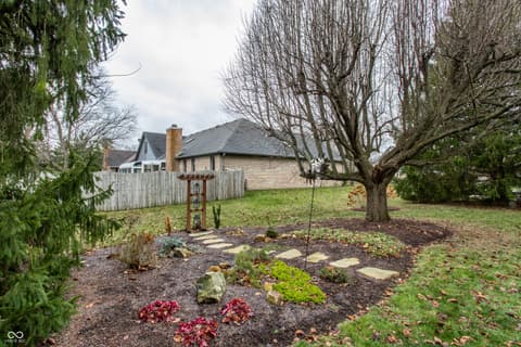 Photo of 2119 Scarlet Oak Drive, Avon, IN