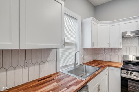 Photo of 2224 N Kenwood Avenue, Indianapolis, IN