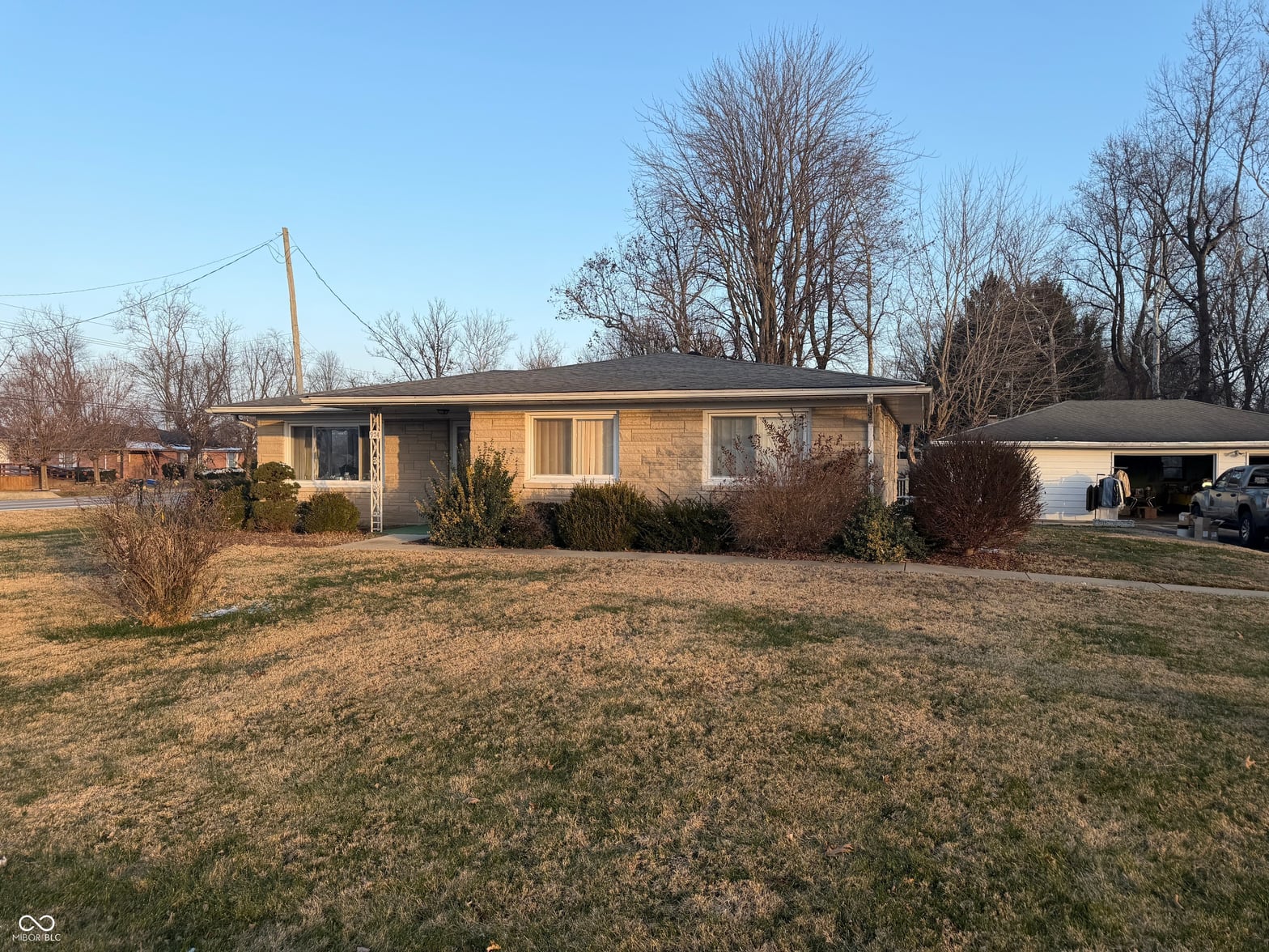 Front exterior at 974 W 1st Street, Brownstown, IN