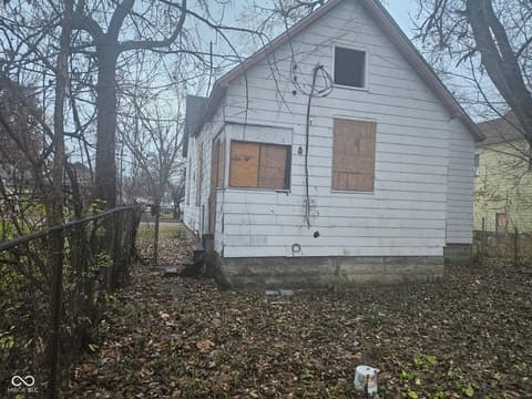 Backyard at 1520 1st Avenue, Terre Haute, IN