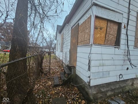 Side exterior at 1520 1st Avenue, Terre Haute, IN