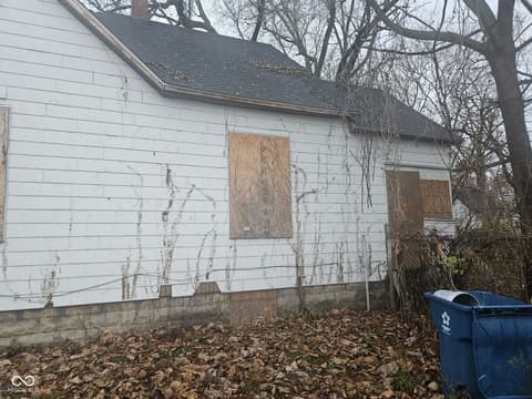 Side exterior at 1520 1st Avenue, Terre Haute, IN