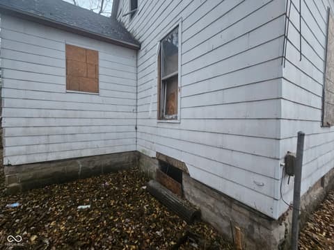 Side exterior at 1520 1st Avenue, Terre Haute, IN