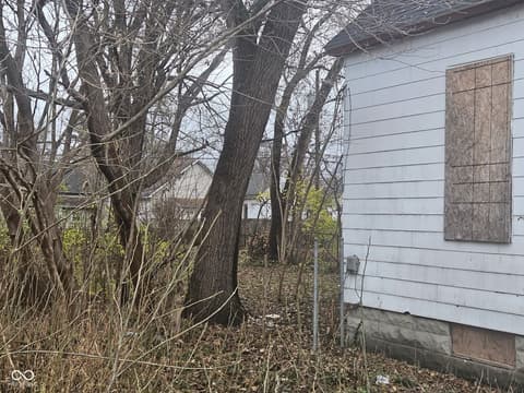 Side exterior at 1520 1st Avenue, Terre Haute, IN