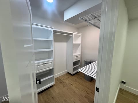 Walk In Closets — 5646 Paradise Drive, Martinsville, IN