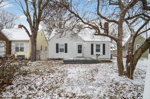 146 E Troy Avenue