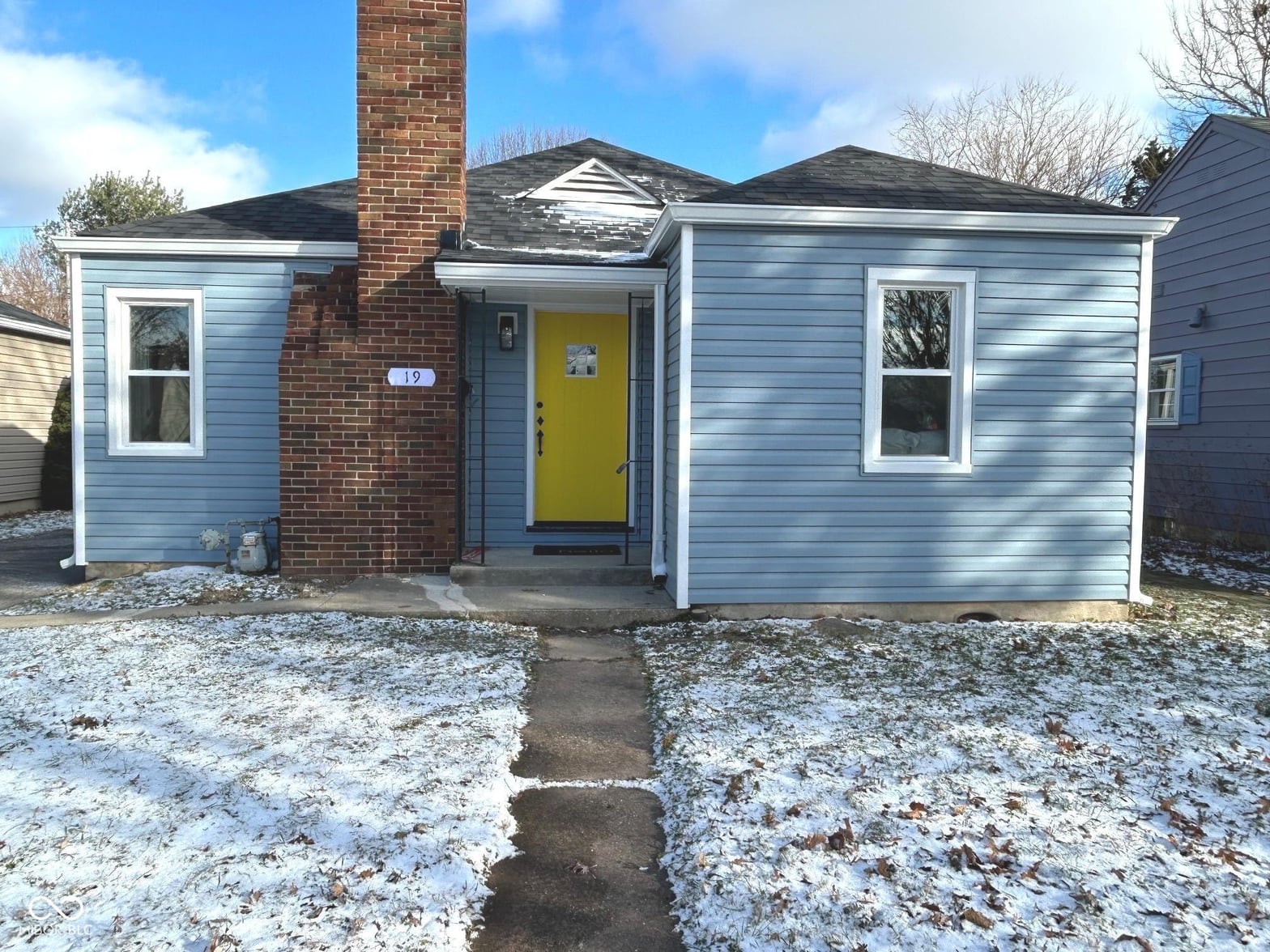 Front exterior at 19 N Elizabeth Street, Indianapolis, IN