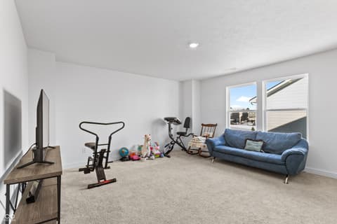 Bonus room at 726 Oxford Lane, Danville, IN