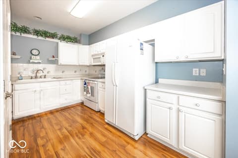 Kitchen at 1594 Stonewall Drive, Greenfield, IN