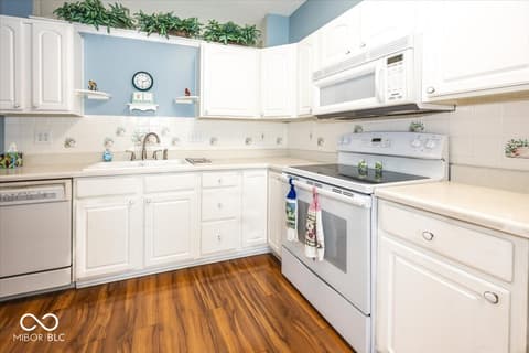 Kitchen at 1594 Stonewall Drive, Greenfield, IN