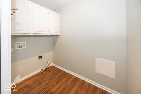 Laundry room at 1594 Stonewall Drive, Greenfield, IN