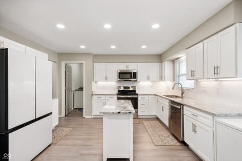 Photo of 2311 Radcliffe Avenue, Indianapolis, IN