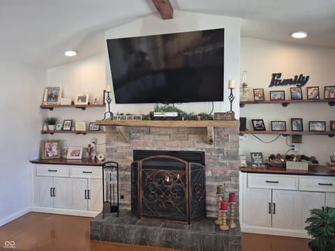 Living room at 3301 S 550 E, Franklin, IN