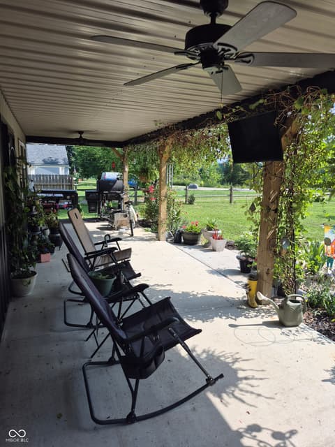 Outdoor living area at 3301 S 550 E, Franklin, IN