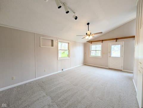 Photo of 1859 White Oak Lane E, Martinsville, IN