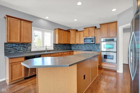Photo of 13866 Four Seasons Way, Carmel, IN