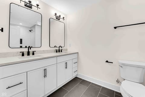 Primary bathroom at 5866 Harbour Town Drive, Noblesville, IN