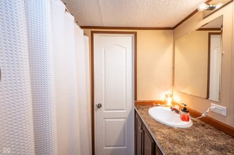 Photo of 9985 N Private Road 875 W, Elizabethtown, IN