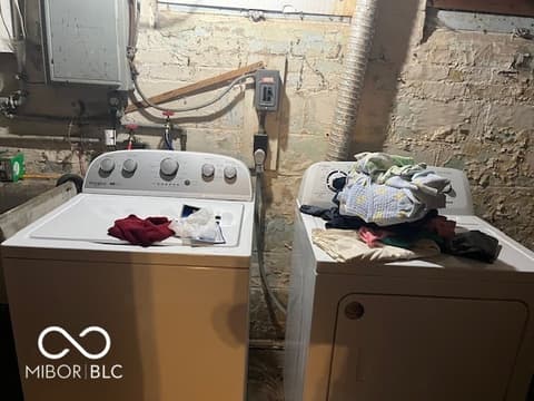 Laundry room at 951 E Southern Avenue, Indianapolis, IN