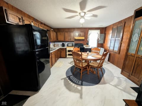 Photo of 5599 N State Road 9, Hope, IN