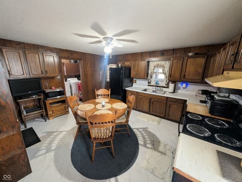 Photo of 5599 N State Road 9, Hope, IN