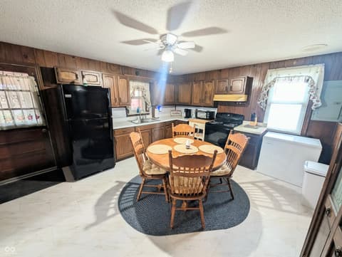 Photo of 5599 N State Road 9, Hope, IN