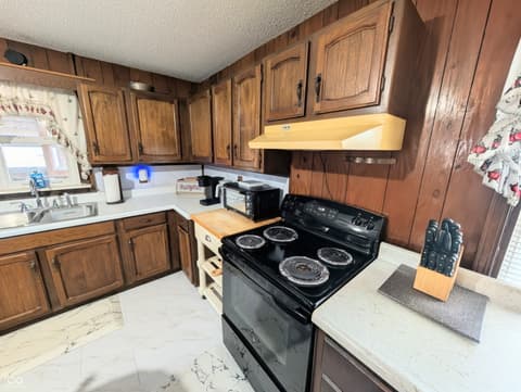 Photo of 5599 N State Road 9, Hope, IN