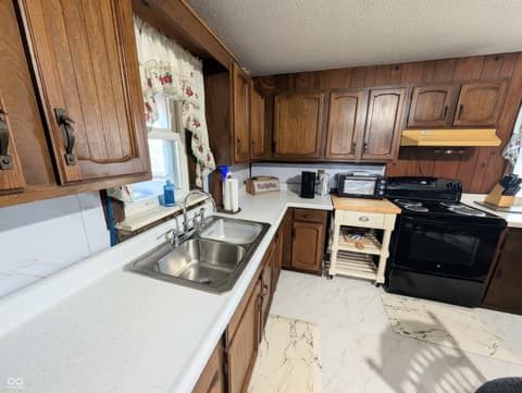 Photo of 5599 N State Road 9, Hope, IN