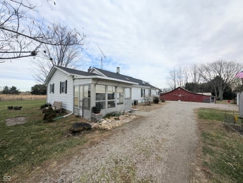 Photo of 5599 N State Road 9, Hope, IN