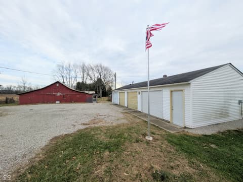 Photo of 5599 N State Road 9, Hope, IN