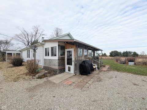 Photo of 5599 N State Road 9, Hope, IN