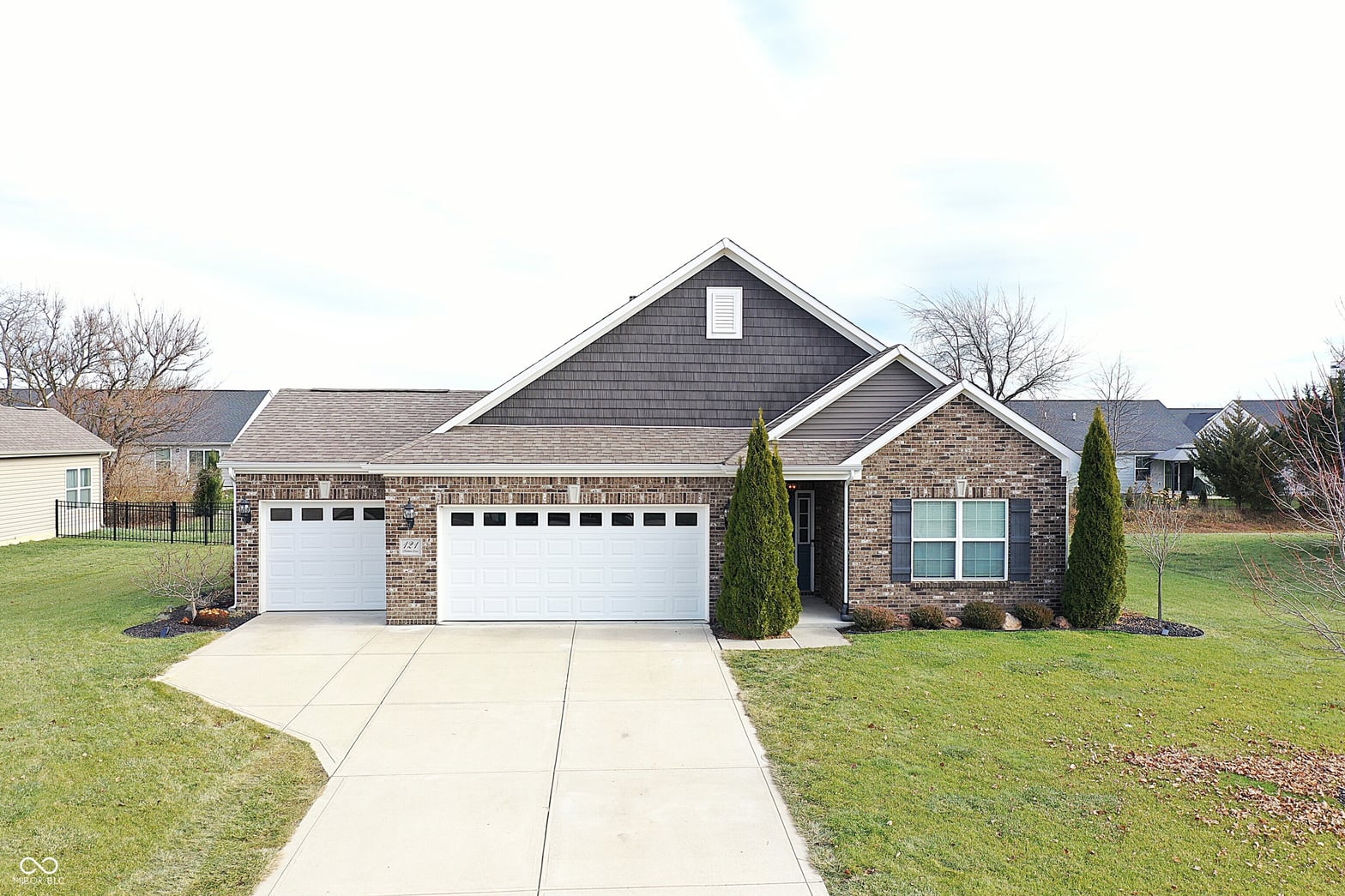 Photo of 121 Halldale Drive, Whiteland, IN