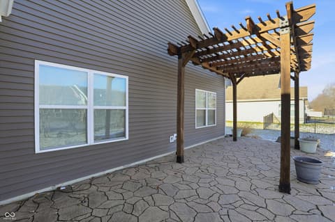 Photo of 121 Halldale Drive, Whiteland, IN