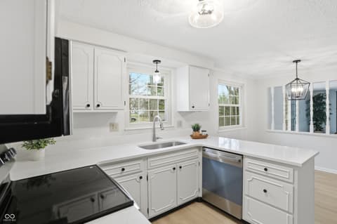 Photo of 744 Sunblest Boulevard, Fishers, IN