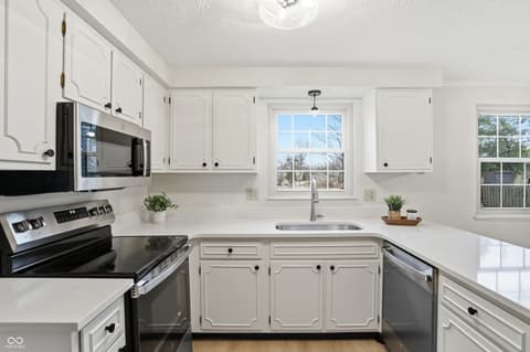 Photo of 744 Sunblest Boulevard, Fishers, IN