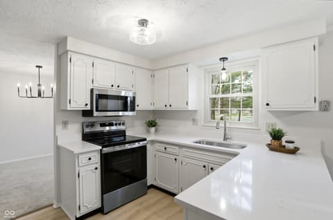 Photo of 744 Sunblest Boulevard, Fishers, IN