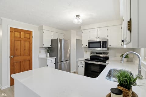 Photo of 744 Sunblest Boulevard, Fishers, IN
