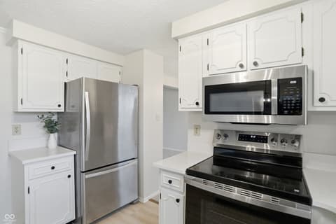 Photo of 744 Sunblest Boulevard, Fishers, IN